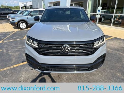 Used 2023 Volkswagen Atlas Cross Sport SEL R-Line AWD/4WD image 2