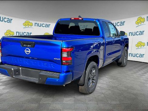 Used 2025 Nissan Frontier SV image 11