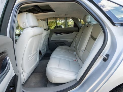 Used 2014 Cadillac XTS Platinum FWD image 18