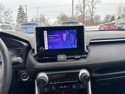 Used 2023 Toyota RAV4 XLE image 21