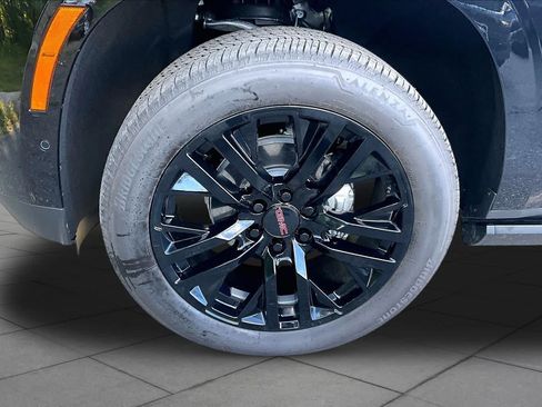 Used 2026 GMC Yukon Denali w/ Denali Reserve Package AWD/4WD image 11