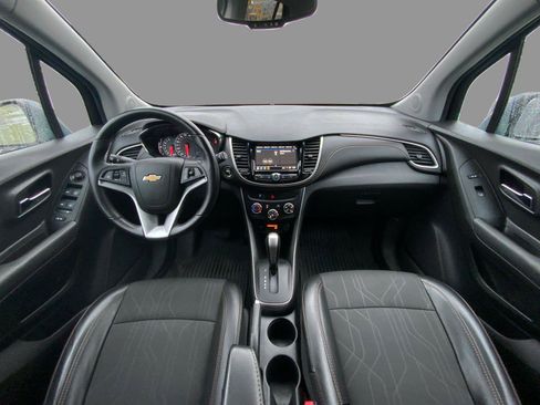 Used 2018 Chevrolet Trax LT w/ LT Convenience Package FWD image 22