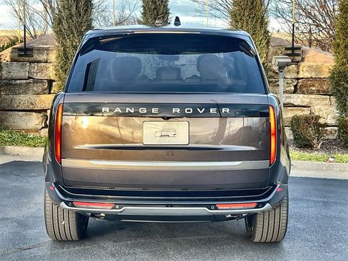 New 2026 Land Rover Range Rover Long Wheelbase SE image 4