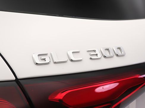 Used 2026 Mercedes-Benz GLC 300 image 19