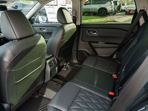 New 2026 Nissan Rogue Platinum image 25