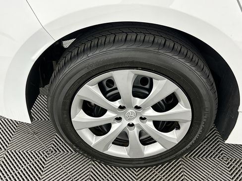 Used 2024 Toyota Corolla LE image 11