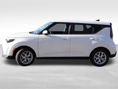 Certified 2024 Kia Soul LX w/ Option Group 015 FWD image 9