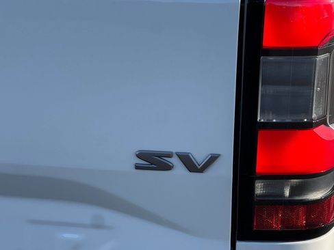 Used 2024 Nissan Frontier SV w/ SV Convenience Package image 27