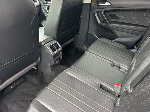 Used 2023 Volkswagen Tiguan SE FWD image 12