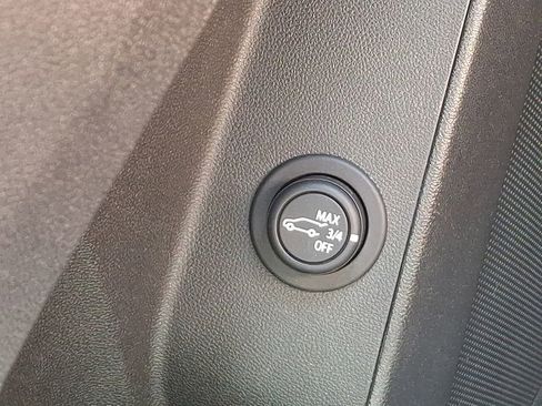 Used 2023 Chevrolet Equinox LT FWD image 26