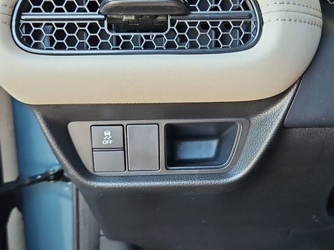 Used 2025 Honda HR-V LX image 14
