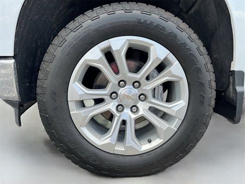 Used 2023 Chevrolet Silverado 1500 LTZ image 31