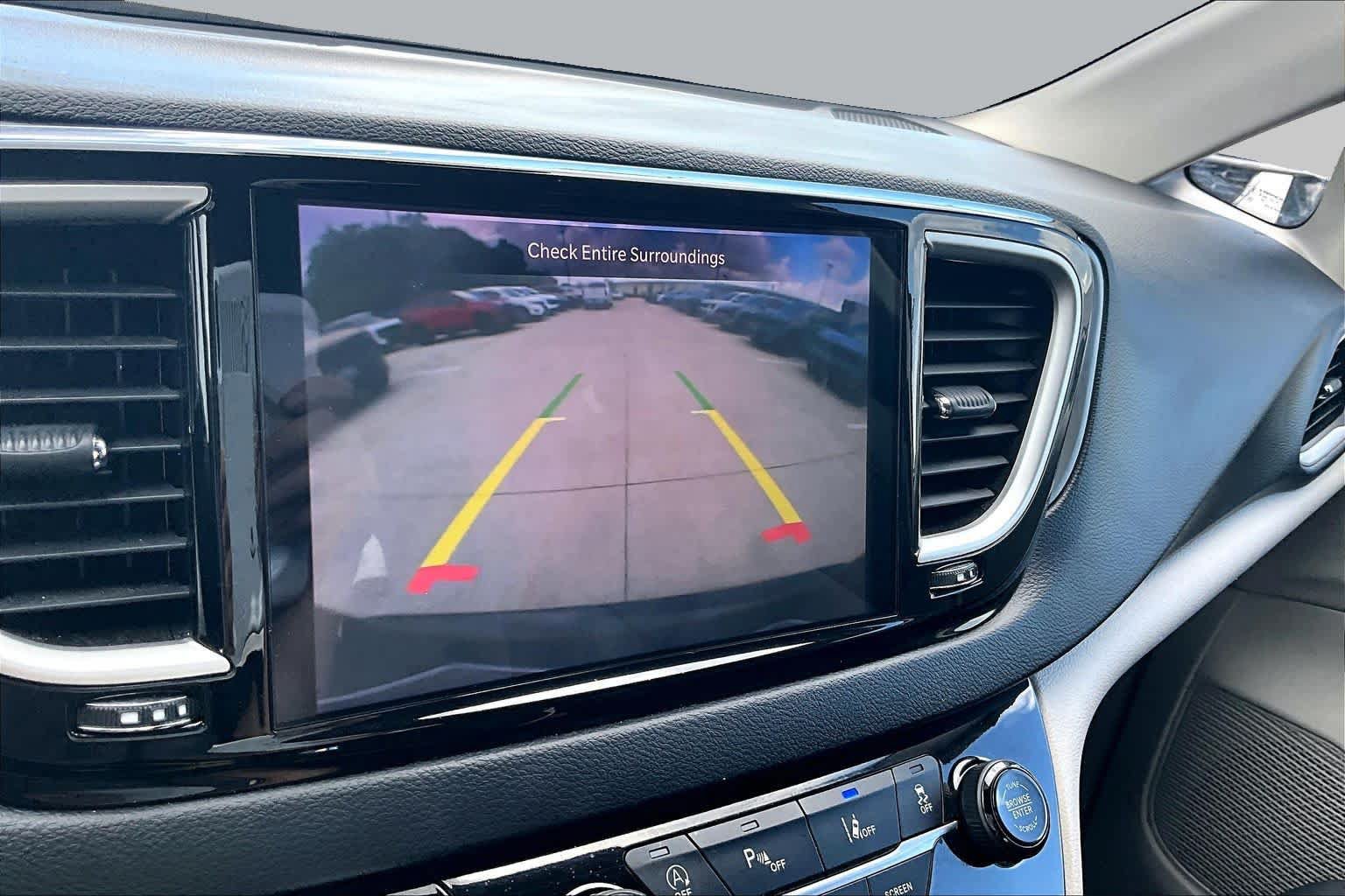 Used 2023 Chrysler Pacifica Touring-L FWD image 25