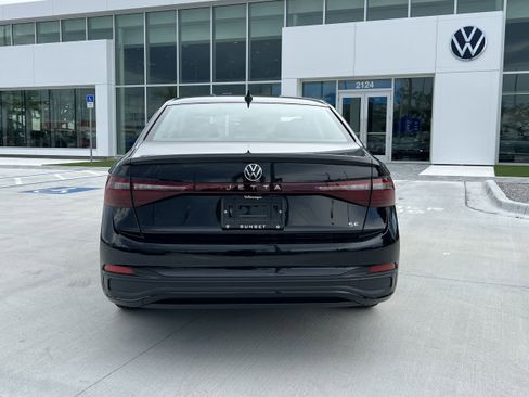 New 2025 Volkswagen Jetta SE image 6