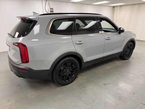 Used 2022 Kia Telluride SX w/ SX Prestige Package image 5