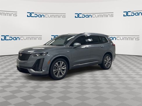 Used 2022 Cadillac XT6 Premium Luxury image 4