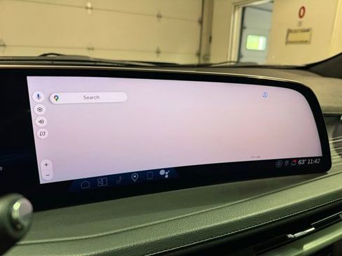 Used 2025 Cadillac XT4 Premium Luxury FWD image 17