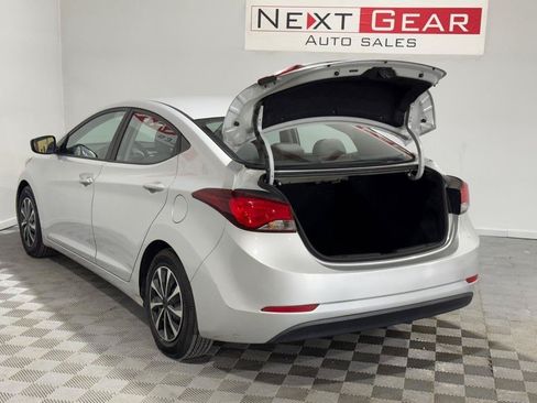 Used 2016 Hyundai Elantra SE FWD image 28