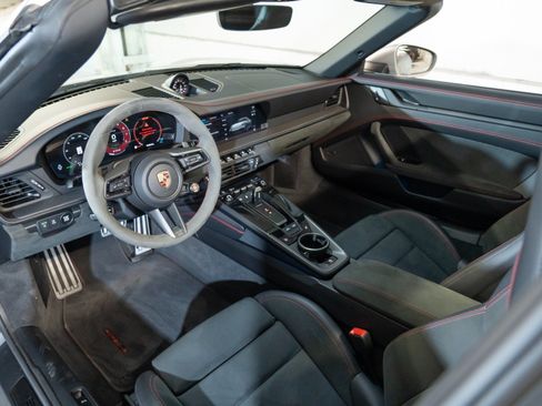 Certified 2026 Porsche 911 Targa 4 GTS AWD/4WD image 4