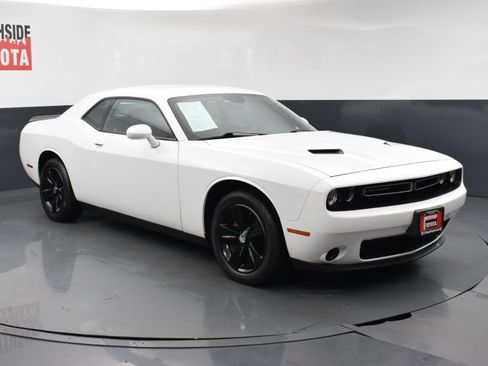 Used 2023 Dodge Challenger SXT RWD image 6