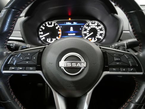 Used 2024 Nissan Altima 2.5 SR FWD image 16