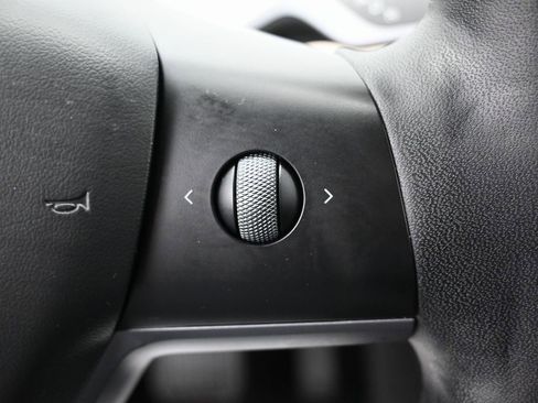 Used 2023 Tesla Model Y Long Range image 16