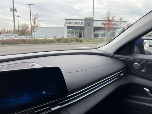 Used 2025 Hyundai Elantra SEL image 33