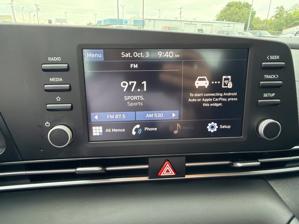 Used 2023 Hyundai Elantra SE FWD image 14