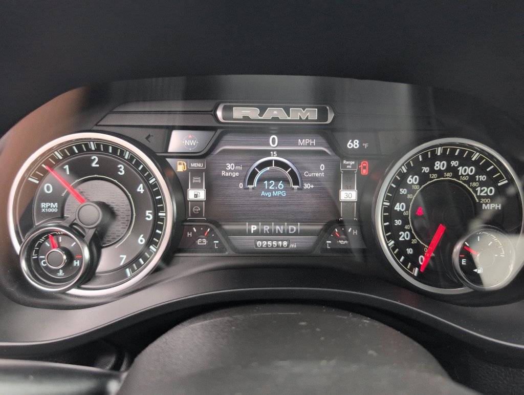 Used 2022 RAM 1500 Laramie AWD/4WD image 13