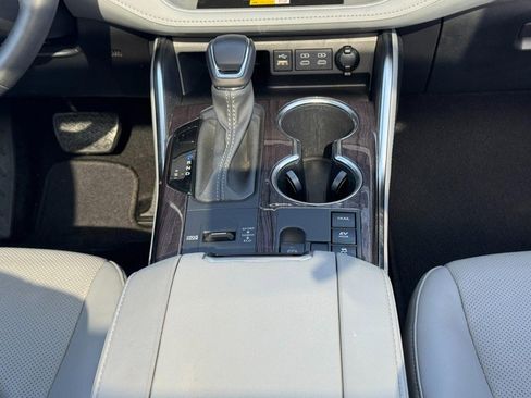 Used 2024 Toyota Highlander Platinum image 17