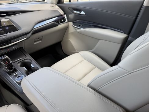 Certified 2023 Cadillac XT4 Luxury w/ Driver Awareness Package FWD image 17