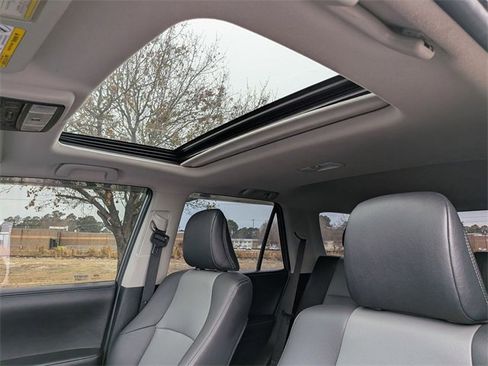 Used 2019 Toyota 4Runner SR5 image 17