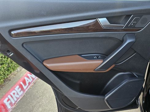 Used 2019 Audi Q5 2.0T Premium w/ Convenience Package image 22