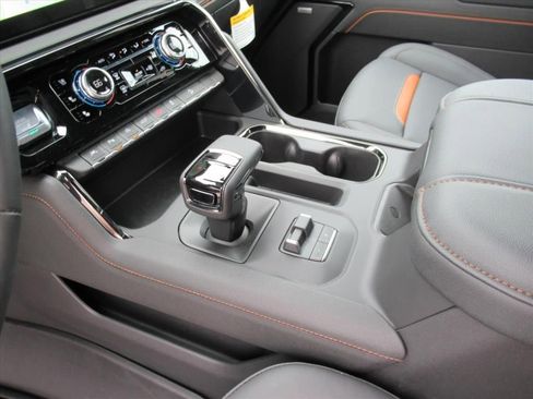 New 2026 GMC Sierra 1500 AT4 w/ AT4 Premium Package AWD/4WD image 20
