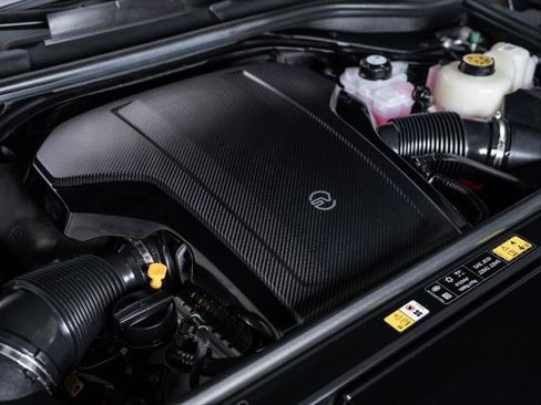 New 2025 Land Rover Range Rover SV image 13