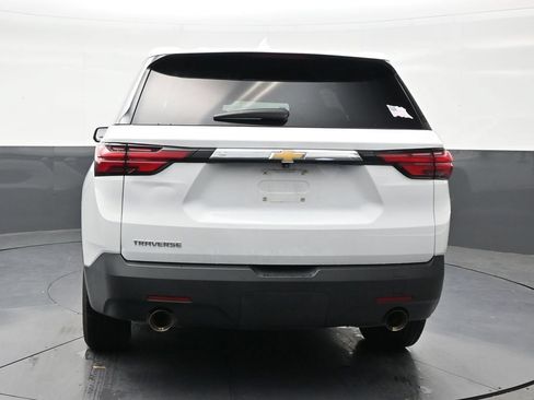Used 2023 Chevrolet Traverse LS FWD image 4