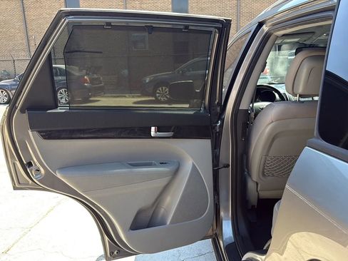 Used 2014 Kia Sorento LX FWD image 18