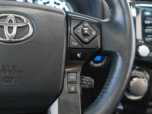 Used 2022 Toyota 4Runner TRD Off-Road Premium AWD/4WD image 21