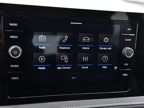 Certified 2025 Volkswagen Taos SE image 13