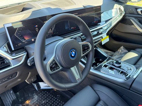 Used 2026 BMW X5 xDrive50e w/ Executive Package AWD/4WD image 15
