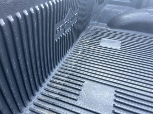 Used 2015 Ford F150 XLT image 12