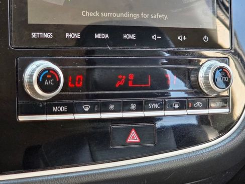 Used 2020 Mitsubishi Outlander FWD image 25
