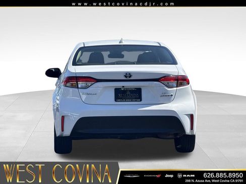 Used 2024 Toyota Corolla LE AWD/4WD image 9