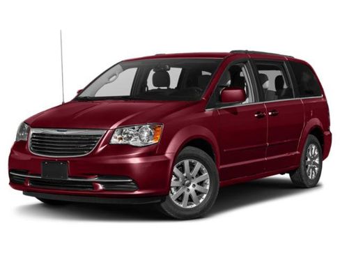 Used 2015 Chrysler Town & Country Touring image 1