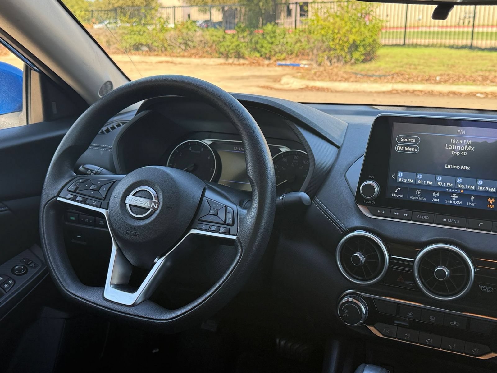 Used 2025 Nissan Sentra SV FWD image 33