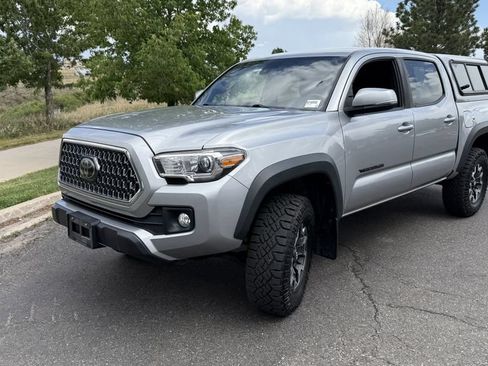 Used 2019 Toyota Tacoma TRD Off-Road w/ Technology Package AWD/4WD image 2