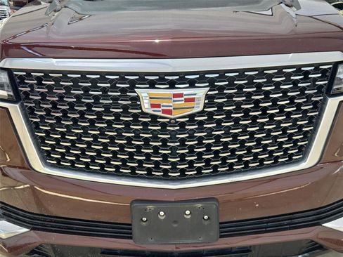 Used 2023 Cadillac Escalade Premium Luxury RWD image 6
