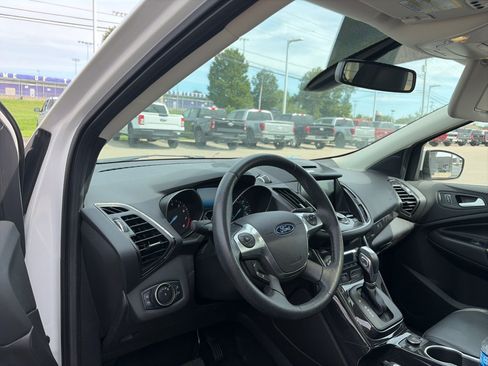 Used 2016 Ford Escape Titanium AWD/4WD image 9
