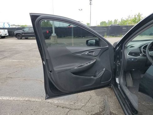 Used 2025 Chevrolet Malibu LT FWD image 21
