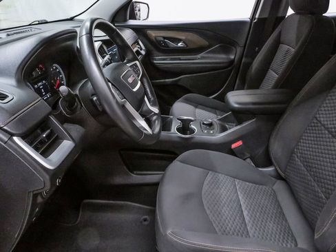Used 2018 GMC Terrain SLE w/ Driver Convenience Package FWD image 9